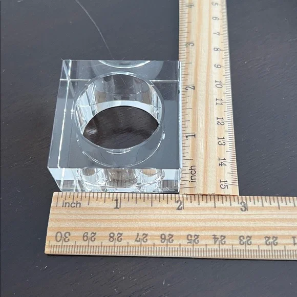 12 Crystal Napkin Rings - Picture 4 of 5